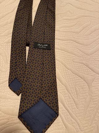 Corbata Bel y Cía Clásica Diseño Geométrico, seda.