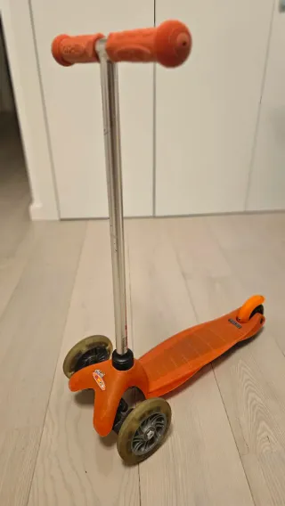 Patinete Mini Micro con luces LED