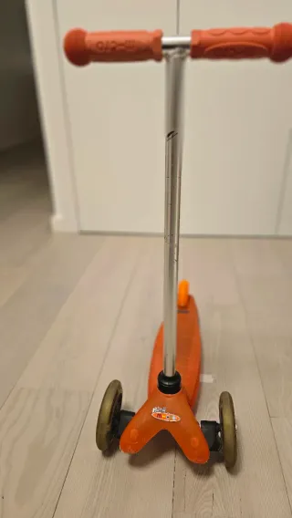 Patinete Mini Micro con luces LED