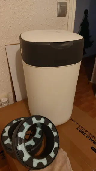 Papelera Tommee Tippee con recambios