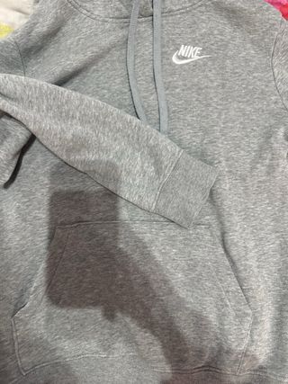 Sudadera Nike Gris con Capucha