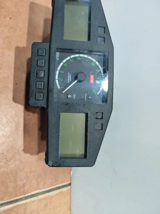 Velocímetro Aprilia RSV 1000