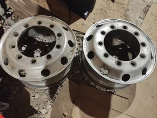 2 Llantas Aluminio Camión + Tuercas