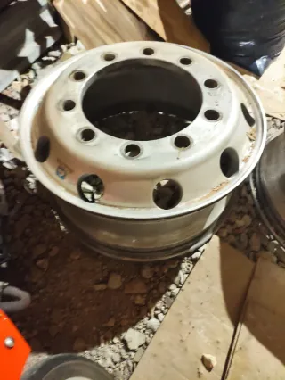 2 Llantas Aluminio Camión + Tuercas