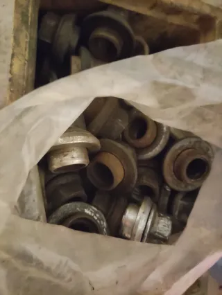 2 Llantas Aluminio Camión + Tuercas