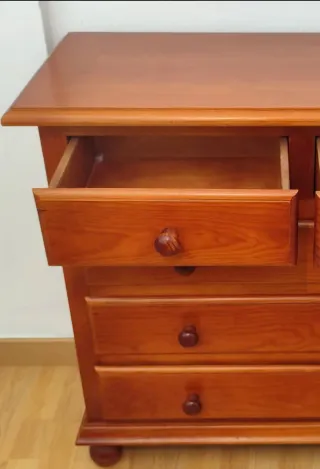 Cómoda de madera maciza