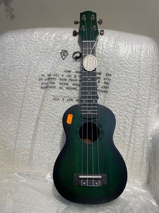 Ukelele Soprano Verde Sunburst + Funda