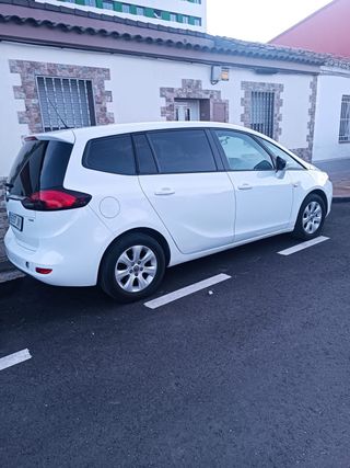 Opel Zafira 2016