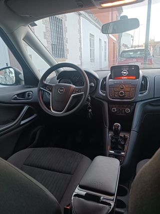 Opel Zafira 2016
