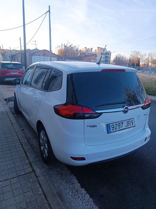 Opel Zafira 2016