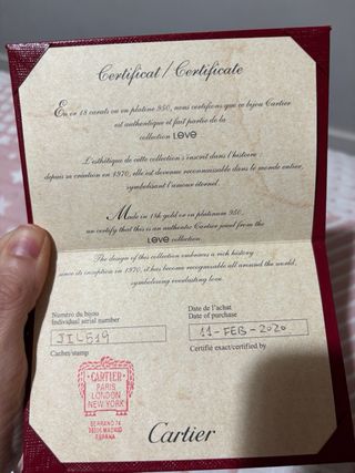 Anillo Cartier Love 3 diamantes oro rosa.