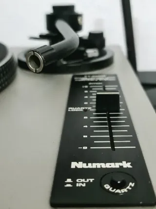 Tocadiscos Numark TT3000
