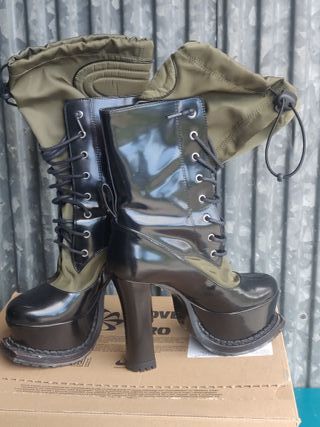 Botas Moschino plataforma salto alto