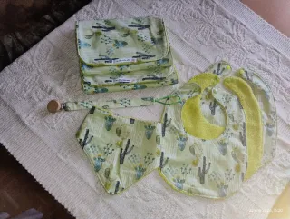 Kit regalo recién nacido cactus