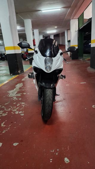 Hyosung GT650R limitada SOLO en papeles