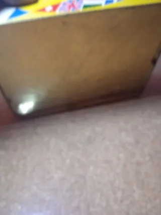 Caja de lata antigua decorada