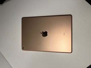 Apple iPad 2020 (8ª Gen) 10.2” 32GB WiFi – dorado,