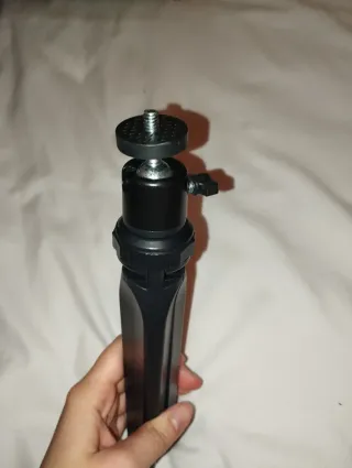 Trípode pequeño negro