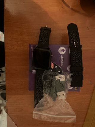 Reloj Inteligente Negro con Correas