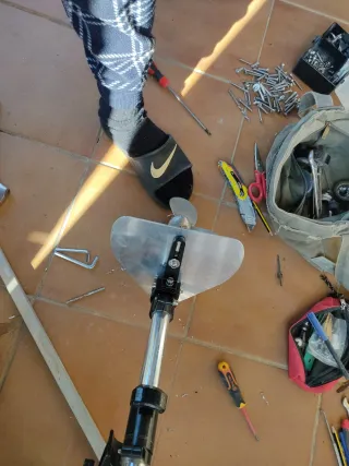 Kayak de pesca 2.5m con motor 4 tiempos