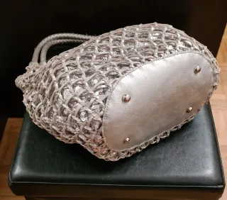 Bolso paja gris con lentejuelas