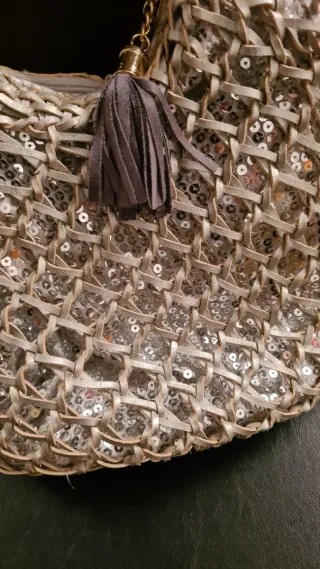 Bolso paja gris con lentejuelas