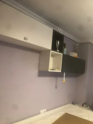 Cama nido gris y blanca