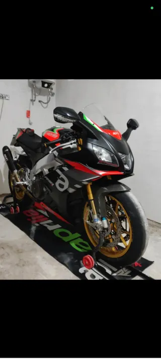 Aprilia RSV4 APRC - Moto Deportiva