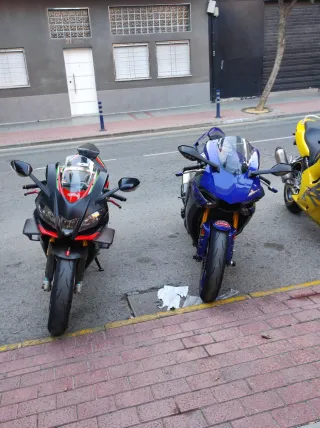 Aprilia RSV4 APRC - Moto Deportiva