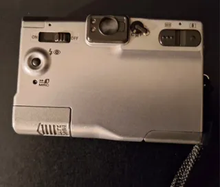 Câmara Analógica Canon IXUS Z70 – Estado Impecável