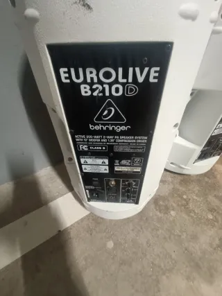 Altavoces Behringer B210D (2 unidades)