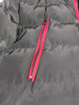 Abrigo acolchado TL con capucha