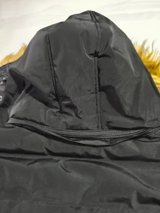 Abrigo acolchado TL con capucha