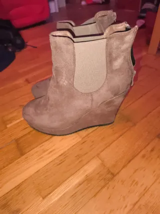 Botines cuña marrones