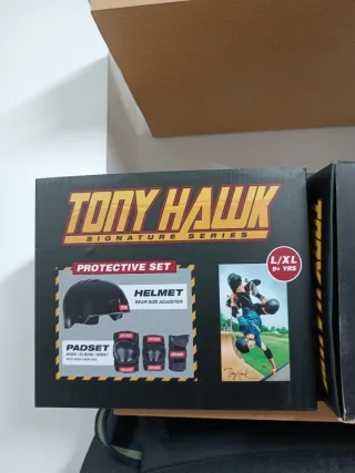 Casco y protecciones Tony Hawk L/XL