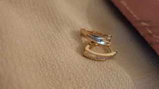 Pendientes chapados en oro con caja