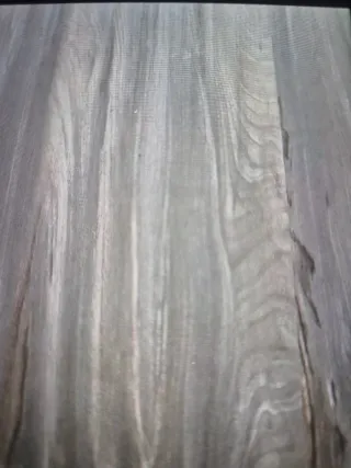 Mesa de comedor de madera