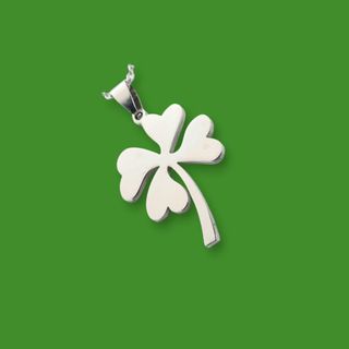 Colgante de acero trébol a solo 5€.