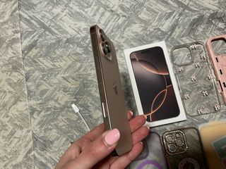 iPhone 16 Pro Max Dorado