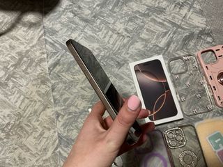 iPhone 16 Pro Max Dorado