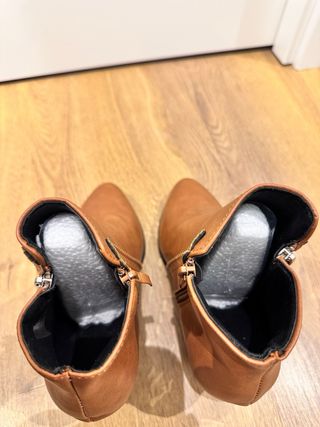 Botines de tacón marrones