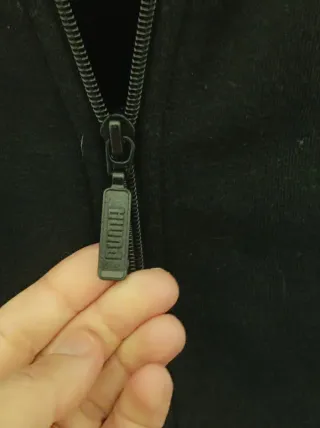 Sudadera Puma Negra y Blanca Talla XS