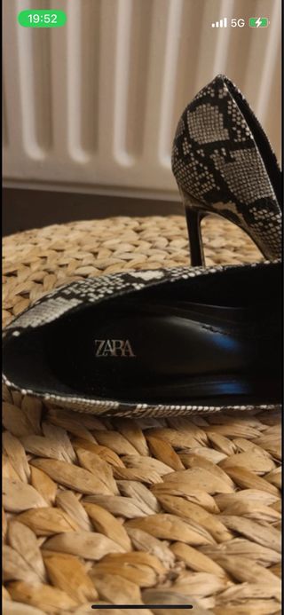 Zapatos de tacón Zara estampado serpiente nuevos