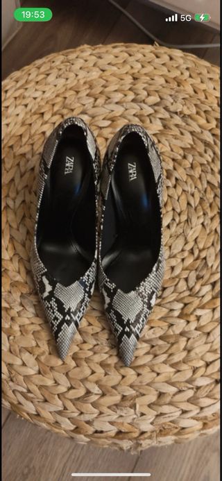 Zapatos de tacón Zara estampado serpiente nuevos