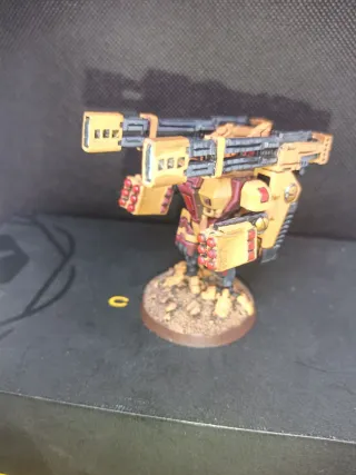 Broadside Battlesuit de los T’au Empire para Warha