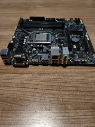 Procesador Intel Core i7-9700K + Placa B365M-DS3H