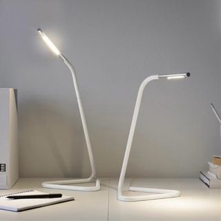 Lámpara LED IKEA de escritorio