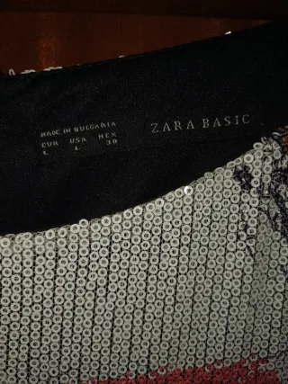 Vestido Zara floral plateado y rojo