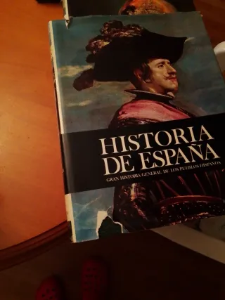 Cinco tomos historia de los pueblos hispanos