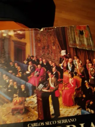 Cinco tomos historia de los pueblos hispanos